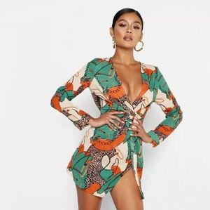 NWT Boohoo Satin Chain Print Twist Shift Dress